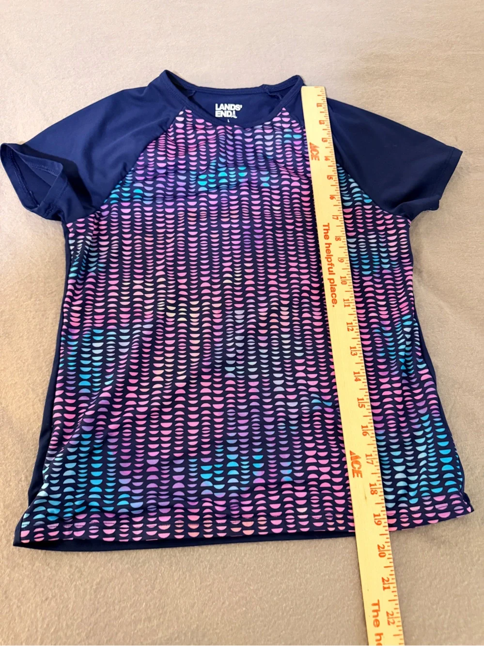 Lands’ End girls rashguard L